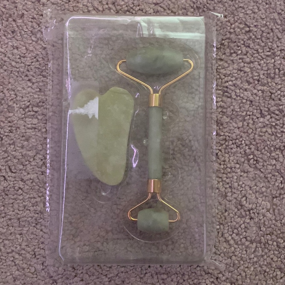 Jade Face Roller and Gua Sha set